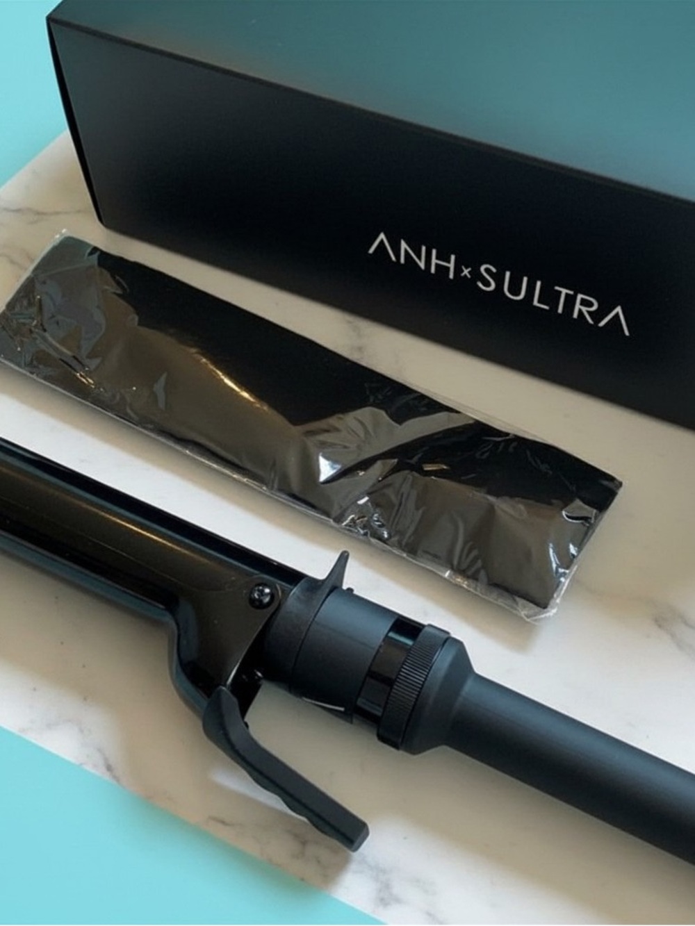 Anh X Sultra 1.5” Curling Iron w/ Traveling Case — 🆕 ANH X SULTRA Ceramic
